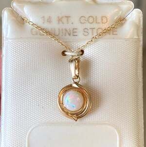 Vintage 14K Yellow Gold Opal Pendant Necklace 17" NOS October Birthstone READ